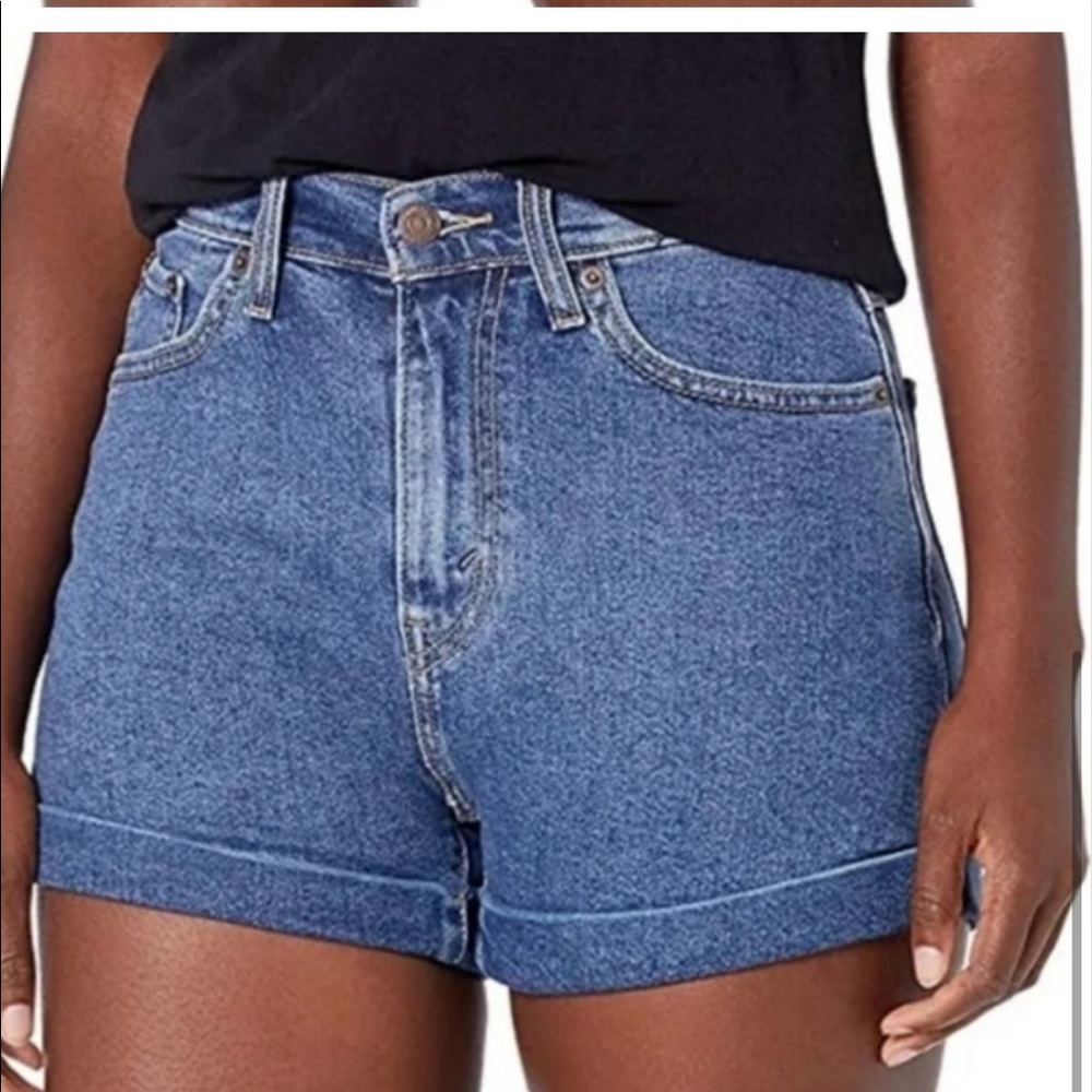 Levi's Mom Shorts in Babe Brigade Blue High Rise